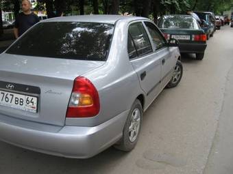 2005 Hyundai Accent Pictures