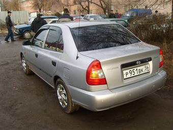 2005 Hyundai Accent Pictures
