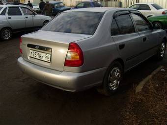 2005 Hyundai Accent Pictures