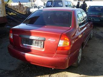 2005 Hyundai Accent Photos