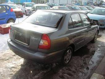 2005 Hyundai Accent Photos