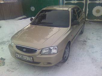 2005 Hyundai Accent Photos