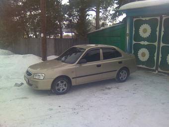 2005 Hyundai Accent Photos