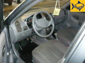 2005 Hyundai Accent Photos