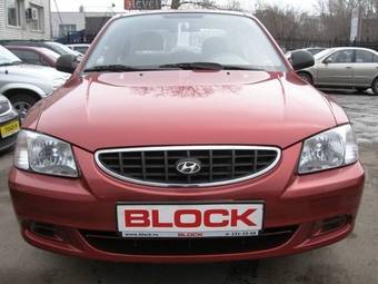 2005 Hyundai Accent Pictures