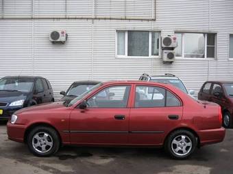 2005 Hyundai Accent Photos