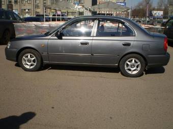 2005 Hyundai Accent Pictures