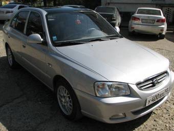 2005 Hyundai Accent Pictures