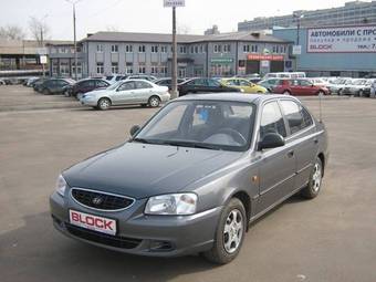 2005 Hyundai Accent Pictures