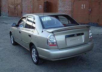 2005 Hyundai Accent Photos