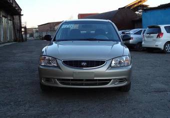 2005 Hyundai Accent Photos