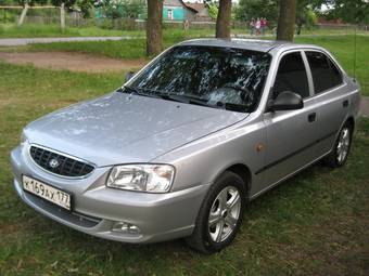 2005 Hyundai Accent Pictures