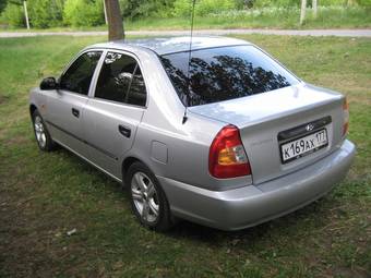 2005 Hyundai Accent Pictures