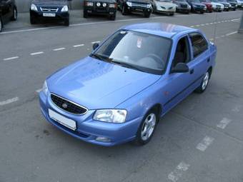 2005 Hyundai Accent Photos