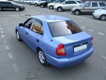 2005 Hyundai Accent Photos
