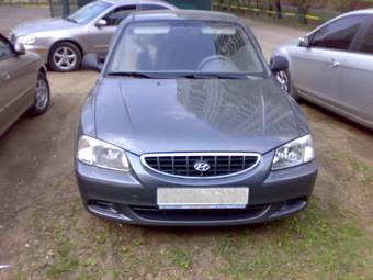 2005 Hyundai Accent Photos