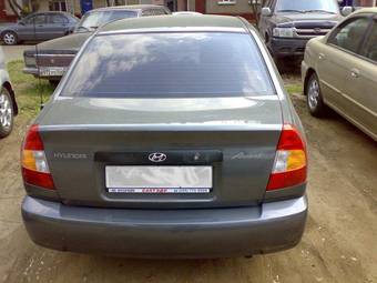 2005 Hyundai Accent Pictures