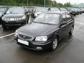 2005 Hyundai Accent Pictures