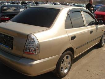 2005 Hyundai Accent Pictures