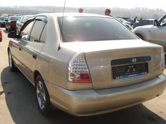 2005 Hyundai Accent Pictures