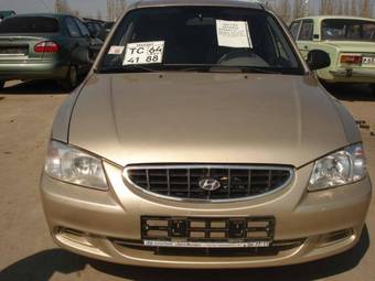 2005 Hyundai Accent Photos