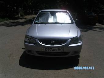 2005 Hyundai Accent Pictures