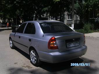 2005 Hyundai Accent Pictures