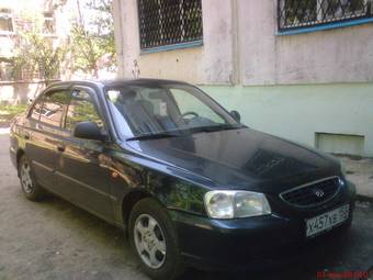 2005 Hyundai Accent Photos