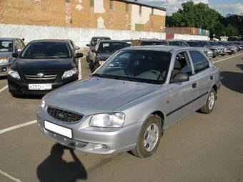 2005 Hyundai Accent Pictures