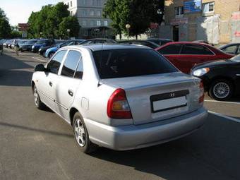 2005 Hyundai Accent Pictures