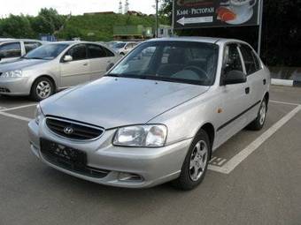 2005 Hyundai Accent Photos