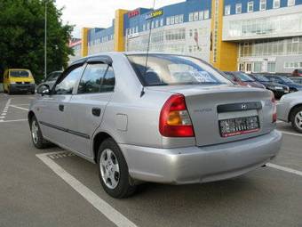 2005 Hyundai Accent Photos