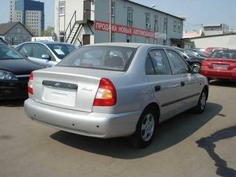 2005 Hyundai Accent Pictures