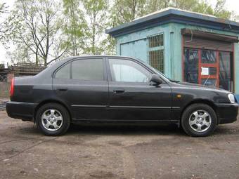 2005 Hyundai Accent Pictures