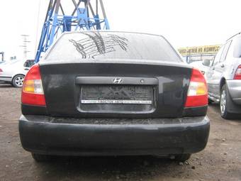 2005 Hyundai Accent Photos