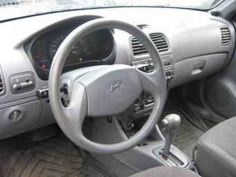 2005 Hyundai Accent Pictures