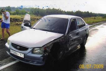 2005 Hyundai Accent Photos