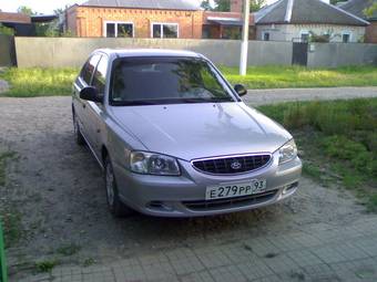 2005 Hyundai Accent Photos