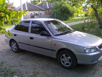 2005 Hyundai Accent Pictures