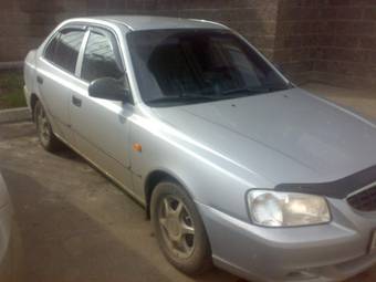 2005 Hyundai Accent Pictures