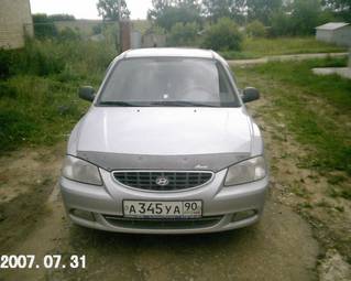 2005 Hyundai Accent Pictures