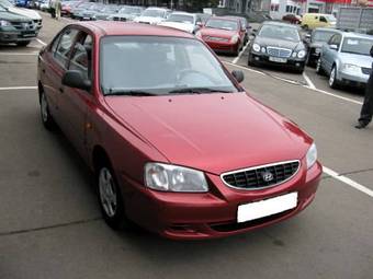 2005 Hyundai Accent Pictures