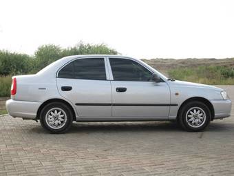 2005 Hyundai Accent Pictures
