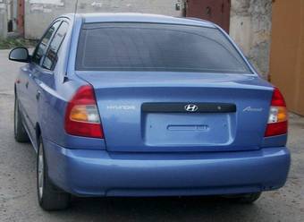 2005 Hyundai Accent Photos