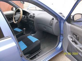 2005 Hyundai Accent Images