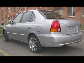 2005 Hyundai Accent Pictures