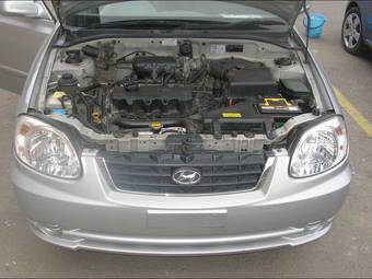 2005 Hyundai Accent Photos