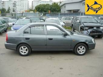 2005 Hyundai Accent Photos