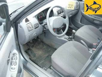 2005 Hyundai Accent Images