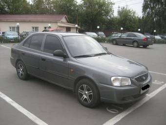 2005 Hyundai Accent Pictures